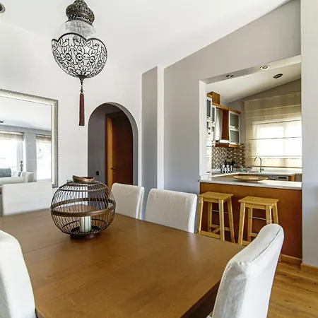 Bosphorus View Flat With Terrace In Arnavutkoy