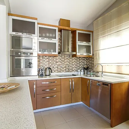 Bosphorus View Flat With Terrace In Arnavutkoy アパート イスタンブール