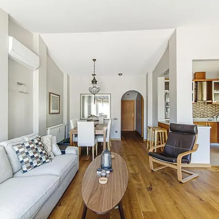 Bosphorus View Flat With Terrace In Arnavutkoy