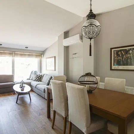 Bosphorus View Flat With Terrace In Arnavutkoy Apartman